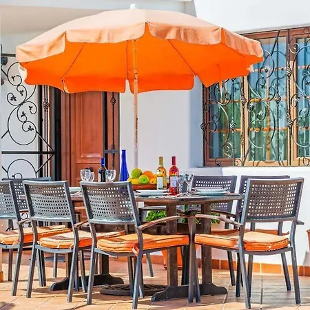 Playa Blanca Sleeps 8 Pool Wifi Βίλα