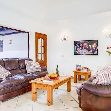 Βίλα Playa Blanca Sleeps 8 Pool Wifi *