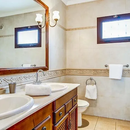 Playa Blanca Sleeps 8 Pool Wifi Βίλα *