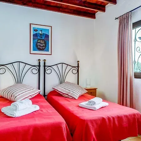 Playa Blanca Sleeps 8 Pool Wifi Villa *